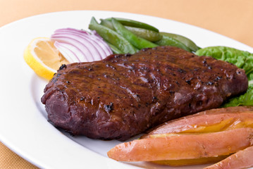 Roastbeef Steak mit Roten Kartoffeln,grünen Bohnen