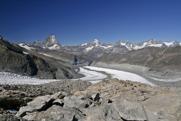 Matterhorn i lodowiec Gorner- Szwajcaria