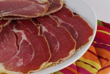 jambon sur assiette