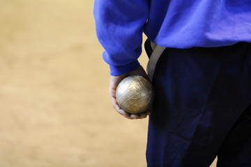 Boule lyonnaise, pétanque