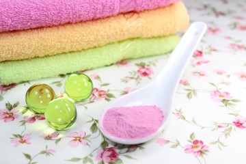 wellness badesalz handtuch