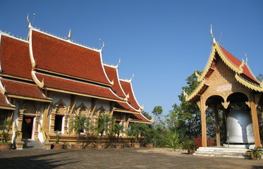 Fototapeta na wymiar temple en thailande
