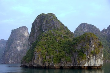 Fototapeta na wymiar Halong bay in Vietnam