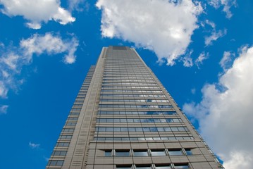 Fototapeta na wymiar Blue sky in the city