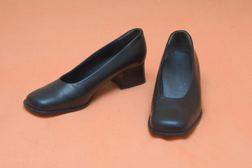 Simple schwarze Schuhe
