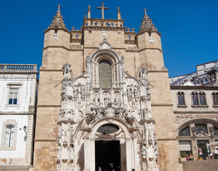 Fototapeta na wymiar Eglise ? Coimbra, Portugalia