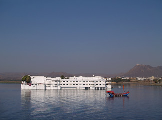 Fototapeta na wymiar Lake Palace Udaipur