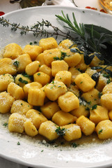 Gnocchetti di patate con le erbe aromatiche - Primi piatti Fvg