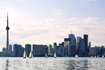 Toronto skyline © Elenathewise