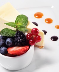 Cheese Cake with Fresh Berries