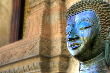 Fototapeta na wymiar Buddhafigur w Laosie, Vientiane