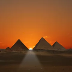 Foto op Aluminium Piramides Zonsopgang (Gizeh, Egypte) © modestlife