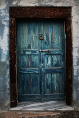 Fototapeta na wymiar la porte bleu