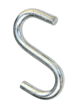 crochet esse en acier sur fond blanc
