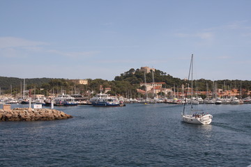 Fototapeta na wymiar Port de Porquerolles