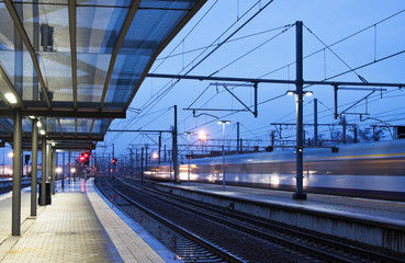 Fototapeta na wymiar Train coming to the station