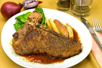 T-Bone - Steak mit Rot-Kartoffeln