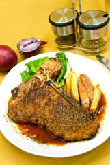 T-Bone - Steak mit Rot-Kartoffeln