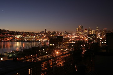 Fototapeta na wymiar Seattle Skyline at Dawn