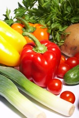 Fototapeta na wymiar Świeże warzywa, owoce i innych środków spożywczych.