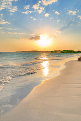Coucher de soleil tranquille sur la plage