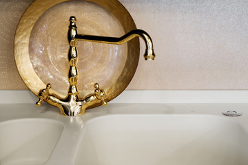 faucet of gold color