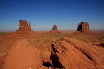 Fototapeta na wymiar Monument Valley - Plaktiv