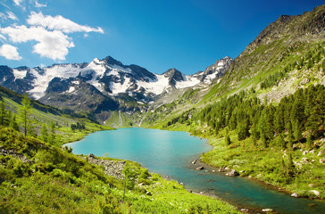 Obraz na płótnie Canvas Górskie jezioro