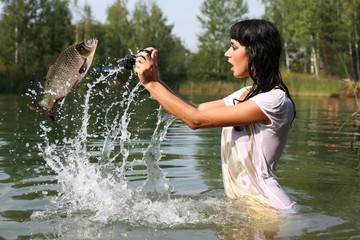 Fototapeta premium photographer in water
