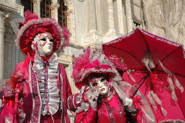 Fototapeta na wymiar Karnawał w Wenecji 2009 Zamaskowany para