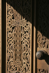 Verzierte Holztüre am Kloster Noravank - Armenien