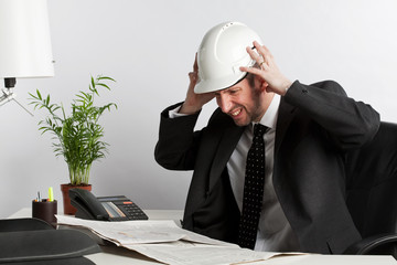 Homme au bureau