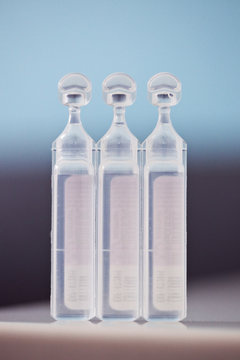 s&eacute;rum physiologique soin m&eacute;dicaux h&ocirc;pital yeux nettoyer