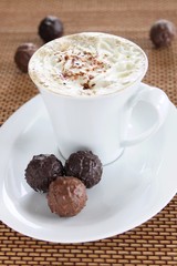 kaffee und pralinen