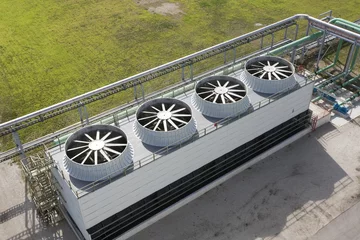 Photo sur Plexiglas construction de la ville Tour de refroidissement à l& 39 usine de production d& 39 énergie