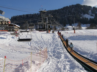 Télésiège et tapis roulant à Megève