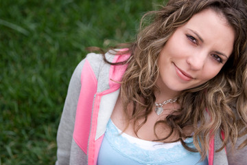 Naklejka premium Girl in Grass
