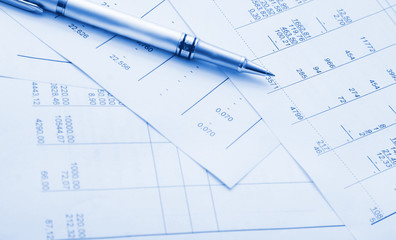 balance shits and pen