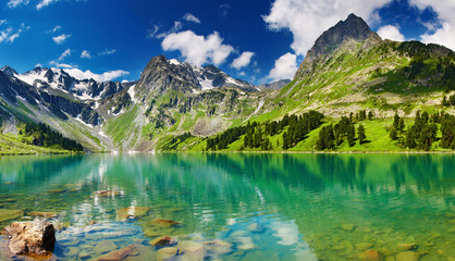 Fototapeta premium Górskie jezioro