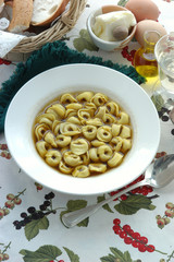 Cappelletti in brodo - Primi piatti Emilia Romagna