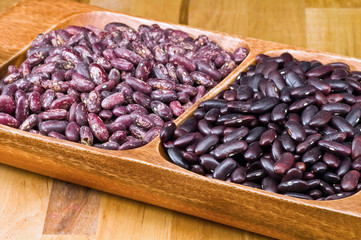 Kidney beans in wooden dish