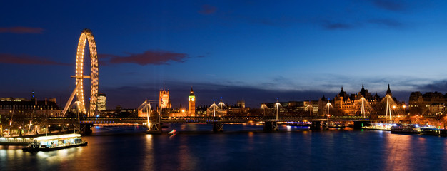 Panoramique de Londres, y compris Big Ben et les Chambres du Parlement.