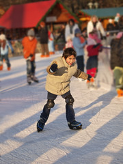 Obraz premium children while ice skating