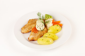 Gebratenes Kabeljaufilet mit Kartoffeln