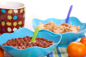 chocolate and cinnamon cornflakes with coffee