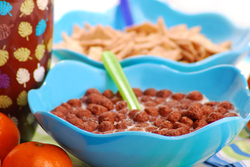 chocolate and cinnamon cornflakes with coffee