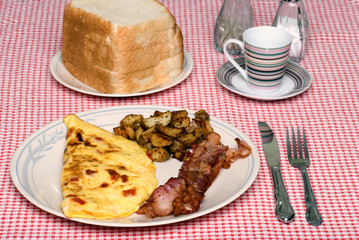 Omelet with bacon and home fries