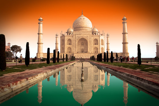 Taj Mahal et drapeau indien