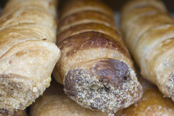 Cannoncini alla crema e cioccolato