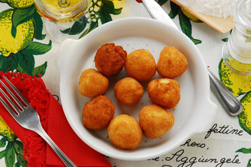 Frittelle di patate - Cucina tradizionale italiana - Contorni